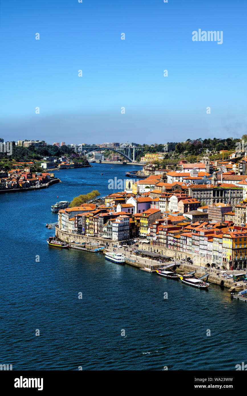 Ville : Porto (Porto) à Rio Douro. La vieille ville est inscrite au patrimoine mondial de l'UNESCO. Le Portugal. L'Europe Banque D'Images