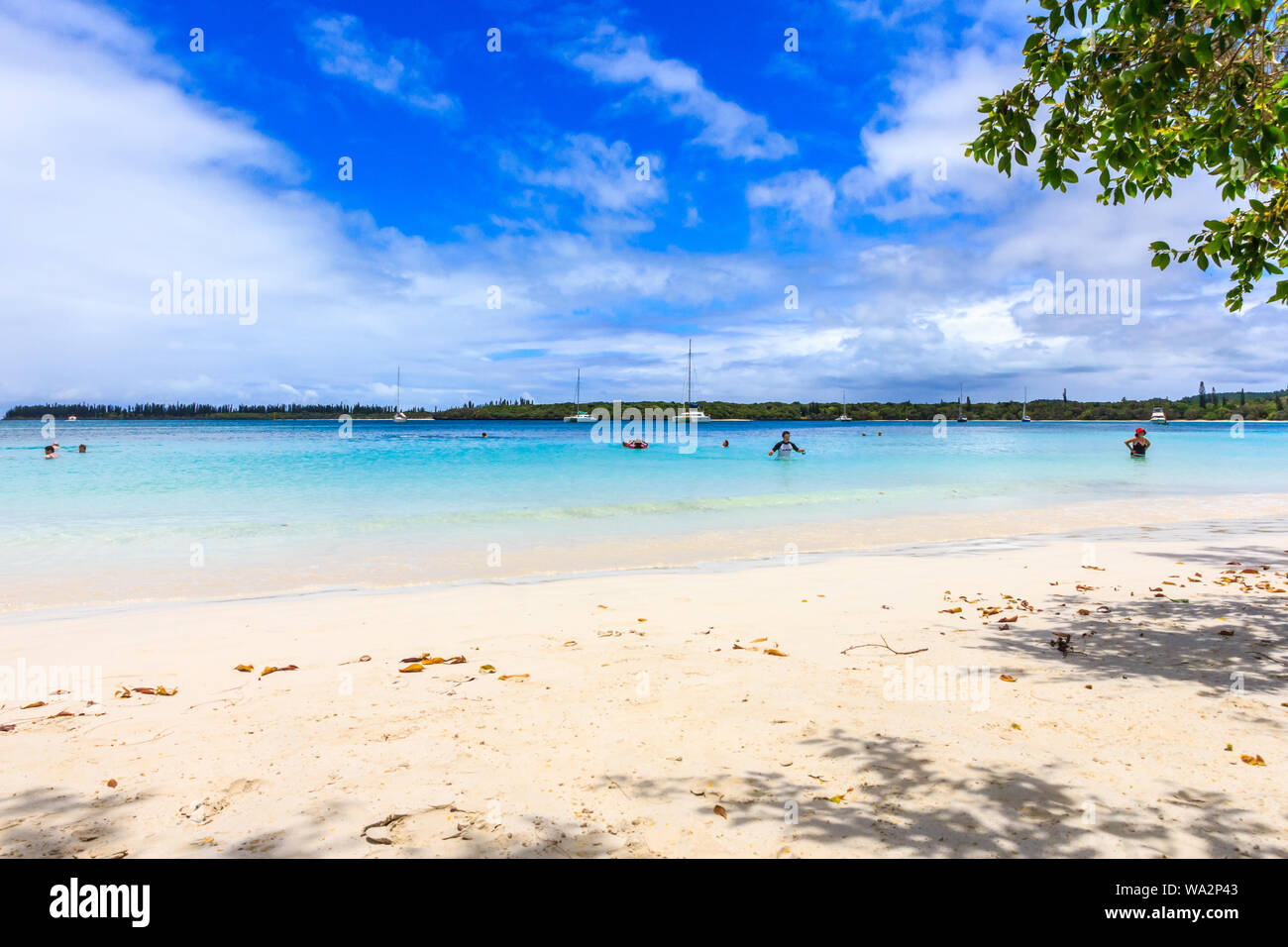 Plage de sable blanc tropicales sur l'Iles des Pins, Nouvelle Calédonie, du Pacifique Sud Banque D'Images