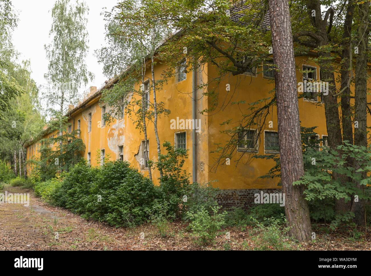 Ancienne caserne militaire historique, construit pour l'armée allemande, abandonnés par l'armée russe en 1994 en Allemagne Banque D'Images