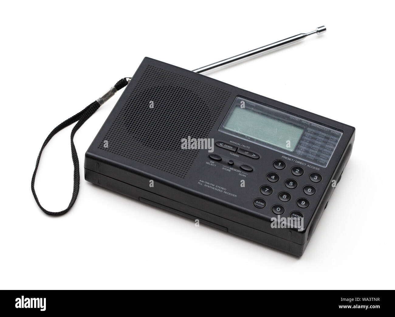 Une vieille radio en ondes courtes se trouve isolé sur fond blanc Photo  Stock - Alamy