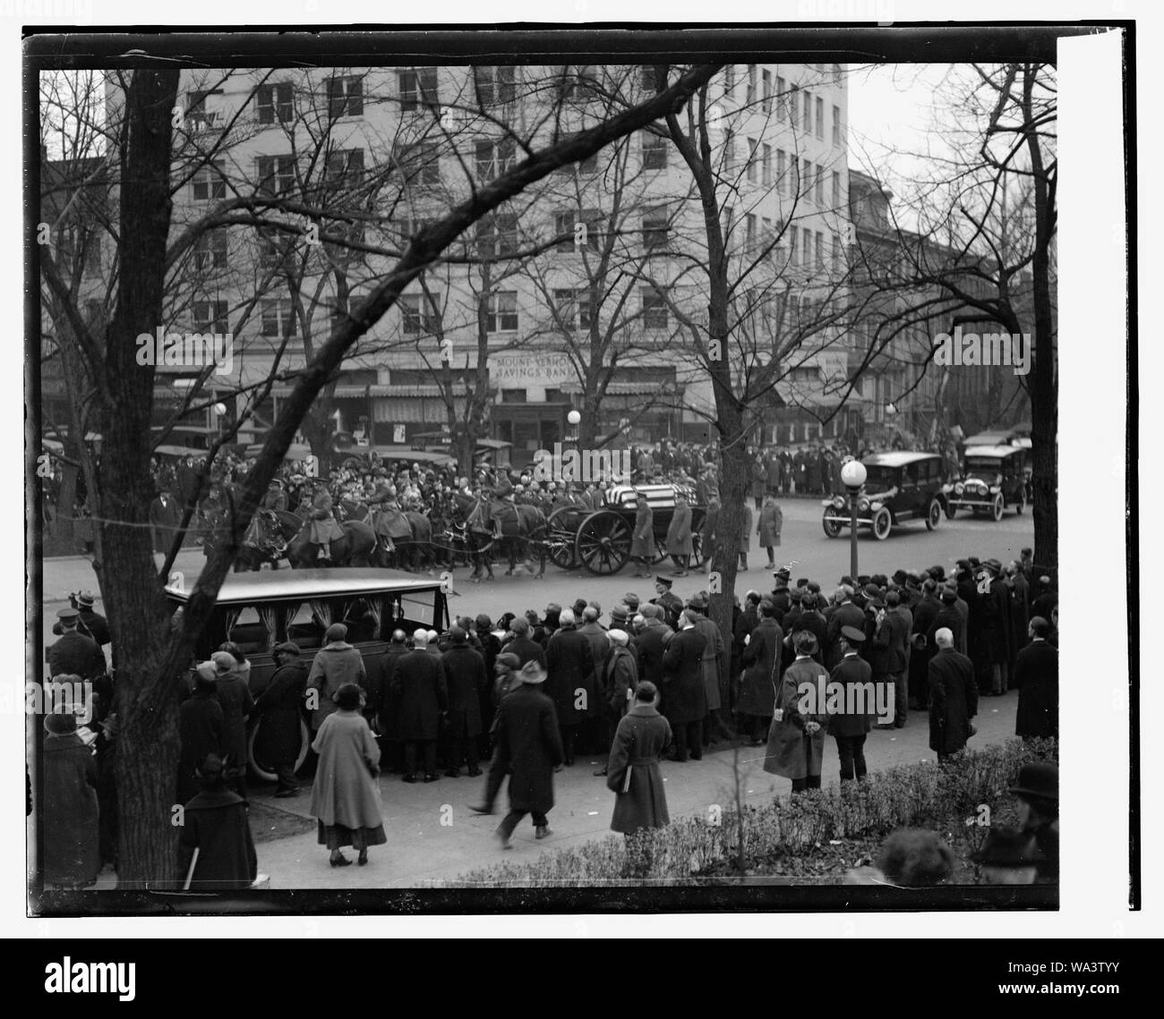 Corps de Sam Gompers en route pour l'A.F. de L. Bldg., [12/16/24] Banque D'Images