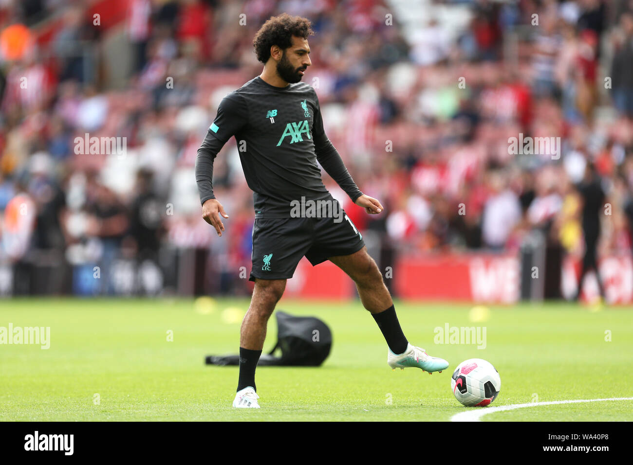 Mohamed Salah de Liverpool, l'échauffement avant le match au cours de la Premier League match à St Mary, Southampton. Banque D'Images