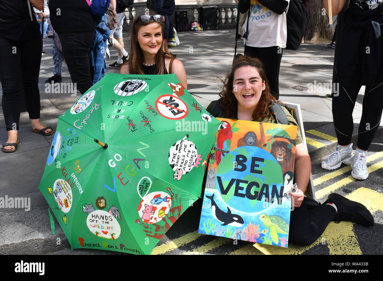 Charing Cross, Londres, Royaume-Uni. 17Th Aug 2019. Les militants de la rébellion des animaux vegan nitaé blocus et Charing Cross, le 17 août 2019, Londres, Royaume-Uni : Crédit photo Capital/Alamy Live News Banque D'Images