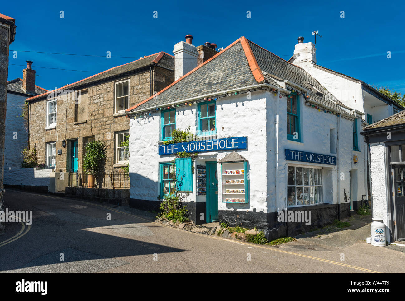 Mousehole les cadeaux au centre du village, Mousehole, Cornwall, England, UK Banque D'Images