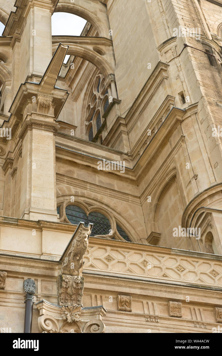 Les détails architecturaux des arcs-boutants de l'Église l'église Saint-Eustache, Paris Banque D'Images