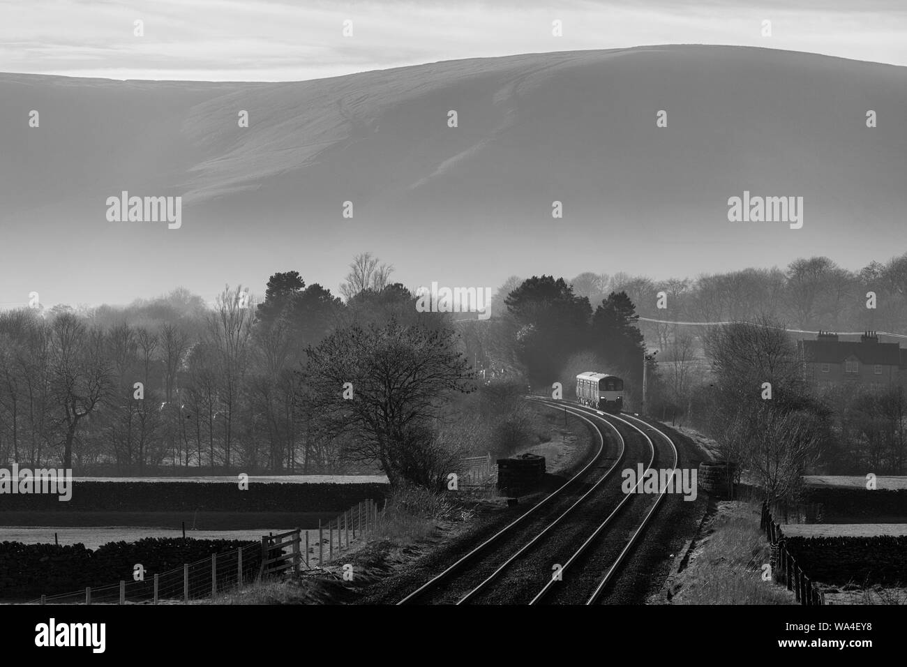 Northern rail arriva class 150 sprinter train Edale Derbyshire, la ligne de la vallée de l'espoir avec un train d'arrêt local Banque D'Images