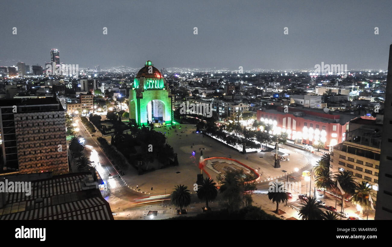 Monument mexicain de la révolution. Nuit paysage urbain Banque D'Images