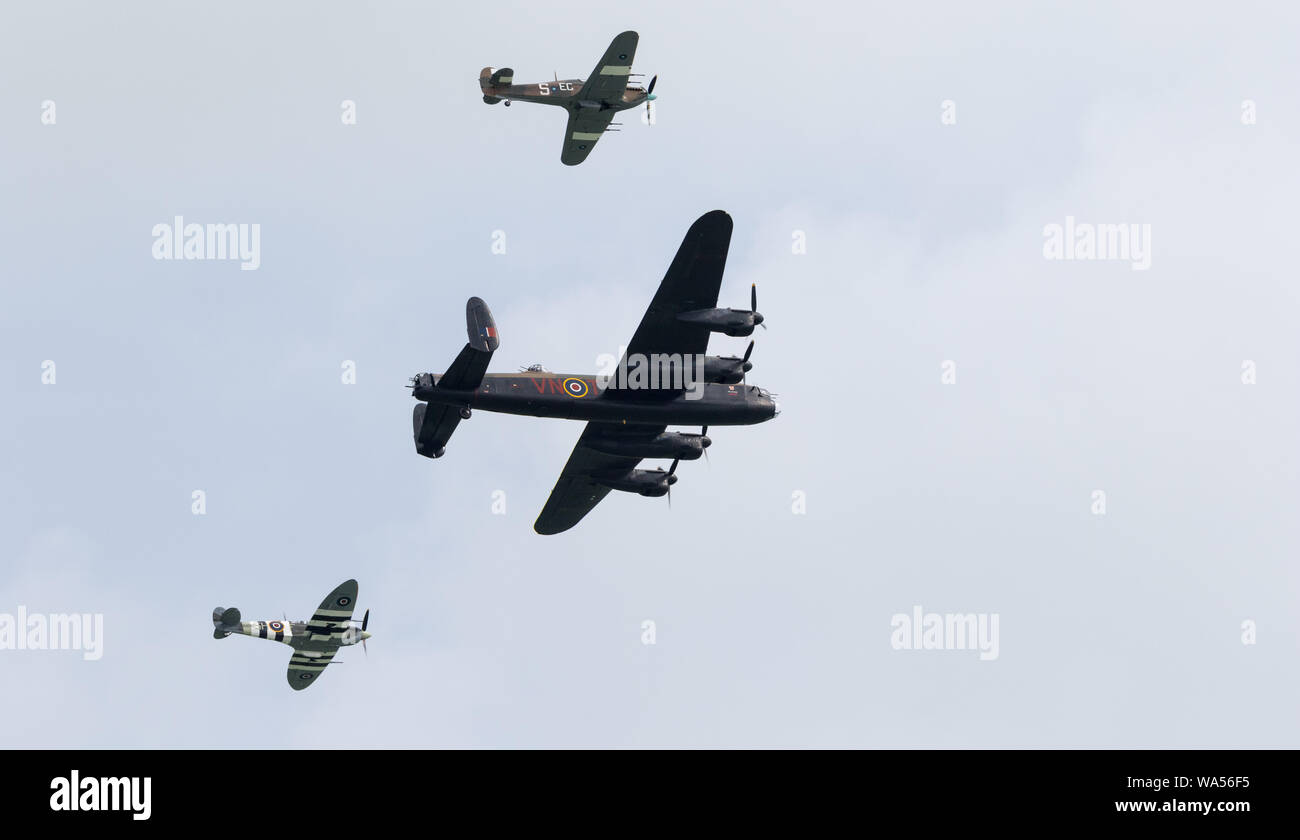 Eastbourne, Royaume-Uni. 17 août 2019. Battle of Britain Memorial Flight Lancaster, Hurricane et Spitfire frisson des milliers de visiteurs d'assister à ce spectacle populaire sur la côte sud du Royaume-Uni. Démonstrations en vol et au sol sous forme d'animations ce crédit quatre jours de l'événement:Alan Fraser Banque D'Images