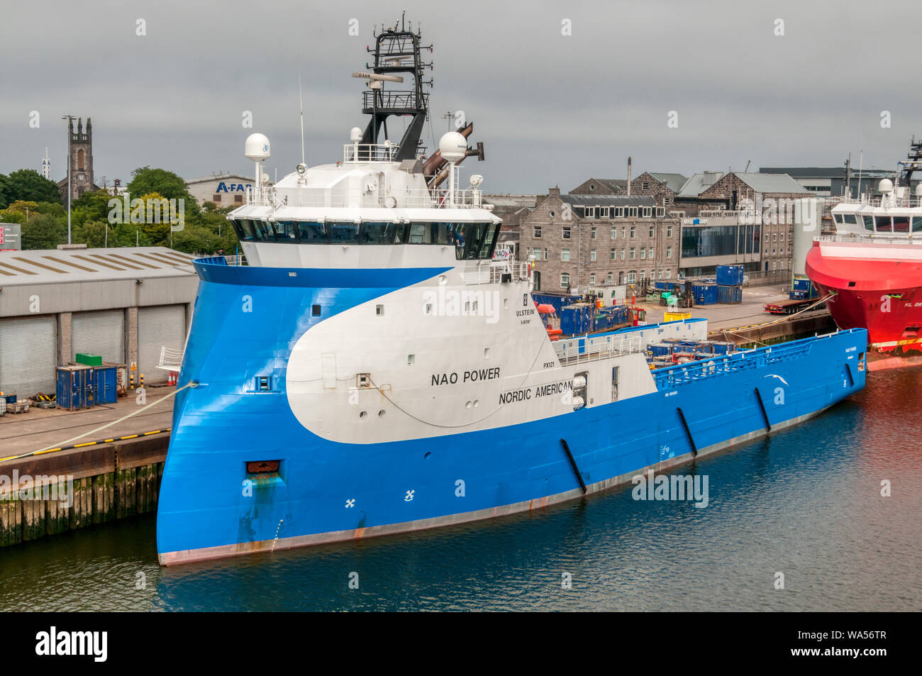 La plate-forme navire d'approvisionnement, d'alimentation, de l'ONA administré par Nordic American Offshore, dans son port d'Aberdeen. Banque D'Images