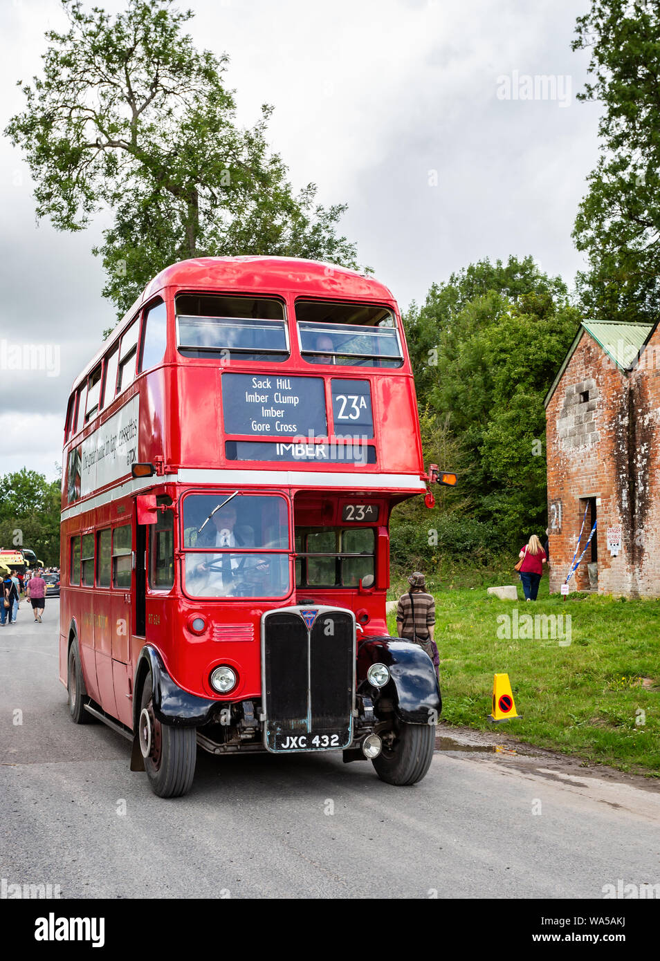 Londres Routemaster rouge double decker bus, Imberbus jour de bus entre classique et de Warminster Village Imber prises à Imber, Wiltshire, Royaume-Uni Le 17 Au Banque D'Images