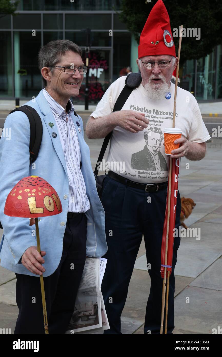 Les gens se rassemblent à Manchester en mémoire de ceux qui sont morts dans le massacre de Peterloo il y a 200 ans Banque D'Images