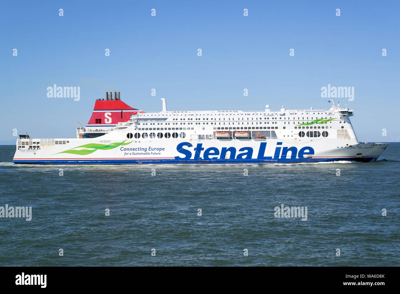 STENA HOLLANDICA Crochet entrant de Hollande. Stena Line est l'un des plus importants exploitants de traversiers dans le monde. Banque D'Images STENA HOLLANDICA Crochet entrant de Hollande. Stena Line est l'un des plus importants exploitants de traversiers dans le monde. Banque D'Images