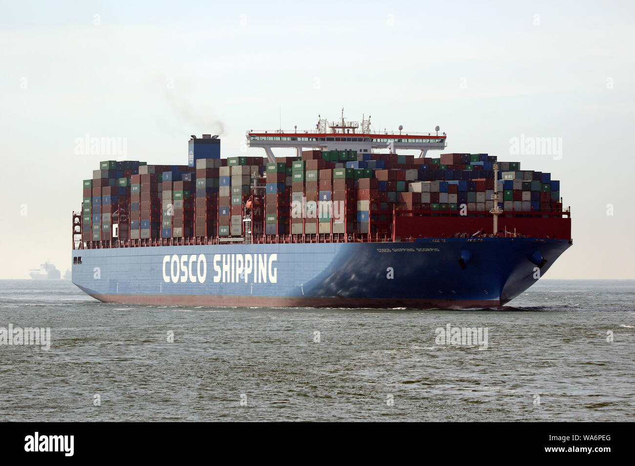 Le porte-conteneurs COSCO Shipping Scorpion va atteindre le port de Rotterdam le 22 mai 2019. Banque D'Images