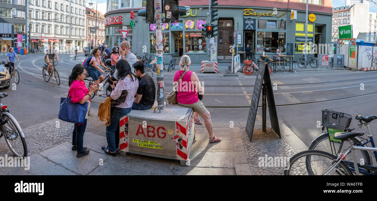 Rue animée à Berlin Banque D'Images