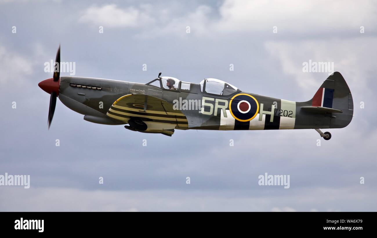 Supermarine Spitfire Tr.9 (G-CCCA) à l'aéroporté 2019 Flying Legends Airshow à l'Imperial War Museum, Duxford Banque D'Images