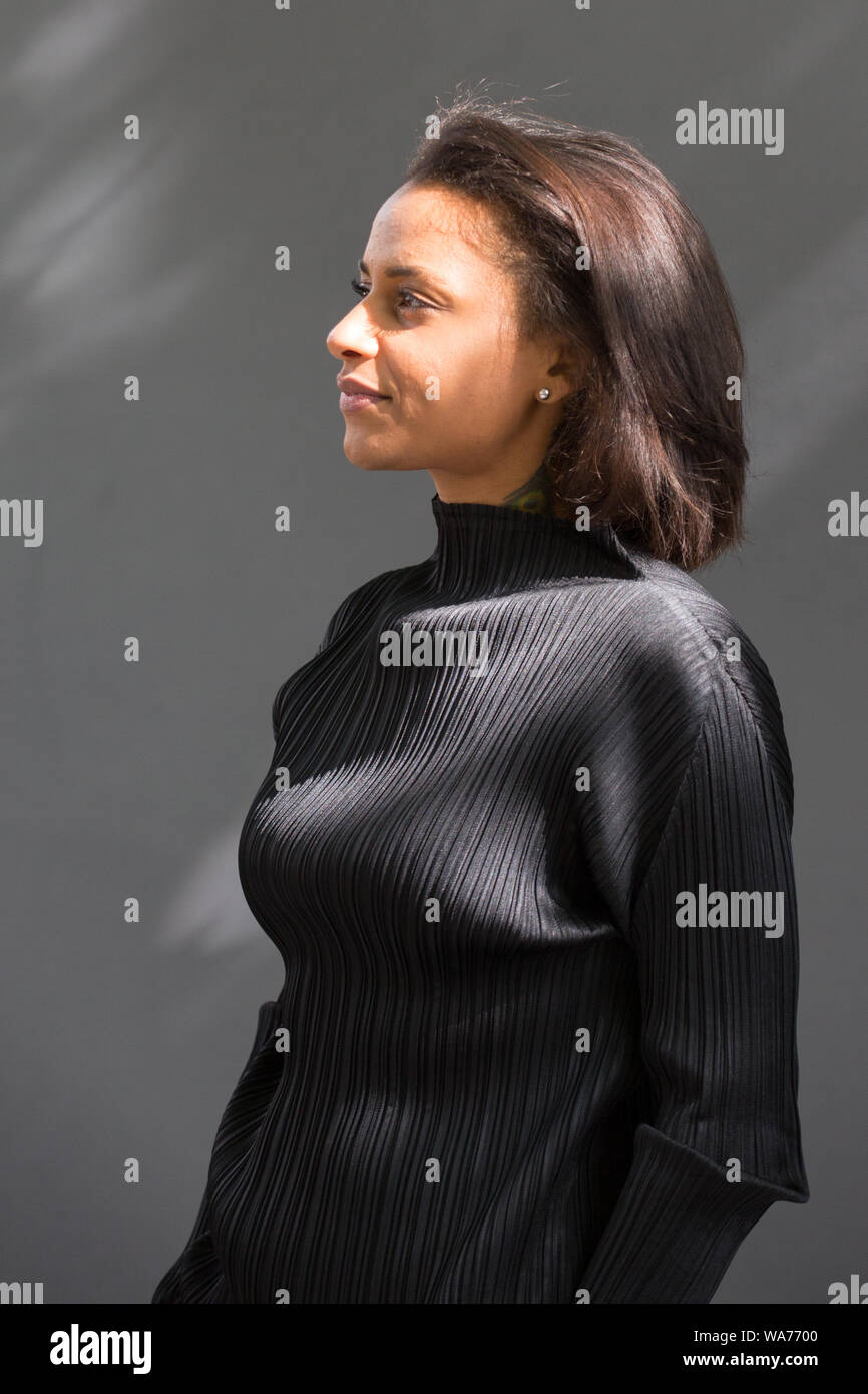 Edinburgh, Royaume-Uni. 18 août 2019. Rachel Long, fondateur d'Octavia poetry collective pour les femmes de couleur, en réponse à l'absence de représentation dans la littérature et le milieu universitaire. Depuis 2015, l'Octavia ont lu au-delà du canon et écrits eux-mêmes sur leurs propres termes, se réunissant chaque mois à le Southbank Centre. Crédit : Pauline Keightley/Alamy Live News Banque D'Images