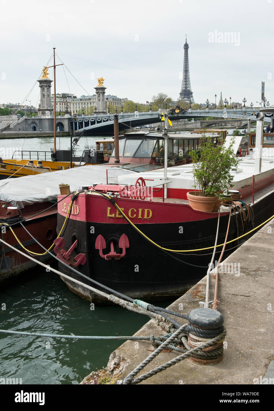 Chambre bateaux amarrés sur Seine. Paris, France. Banque D'Images