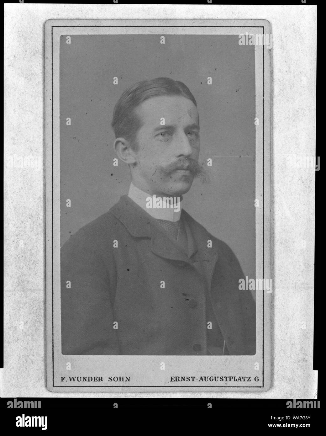 August von Bonnis (), tête-et-épaules portrait] / F. Wunder Sohn, photographie Anstalt Hannover, Ernst-Augustplatz .. Banque D'Images