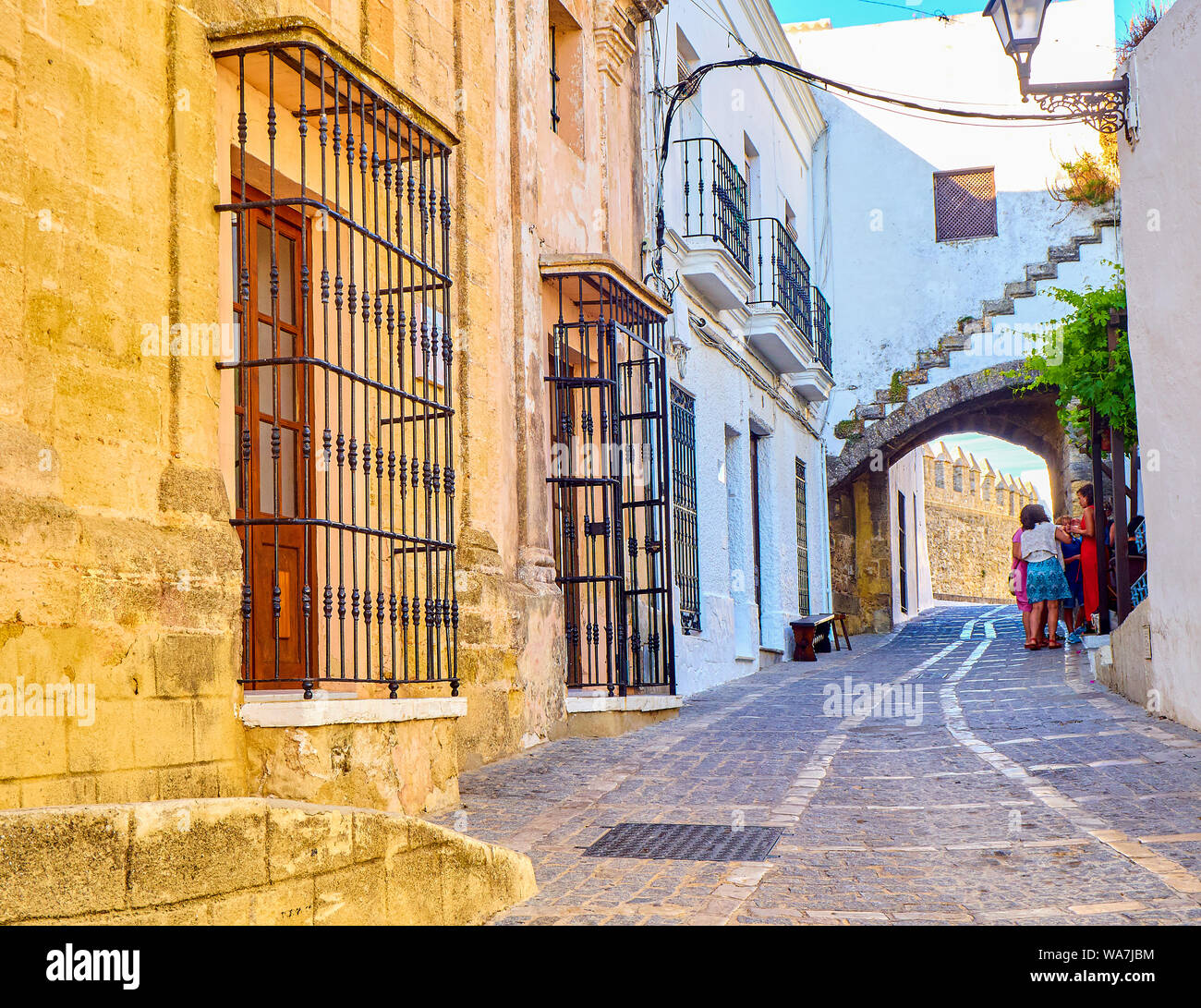 Vejer de la Frontera, Espagne - Juin 26, 2019. Arc de La Ségur, Arco de la Ségur, dans les marques de Tamaron street. Vejer de la Frontera centre-ville. Cadi Banque D'Images