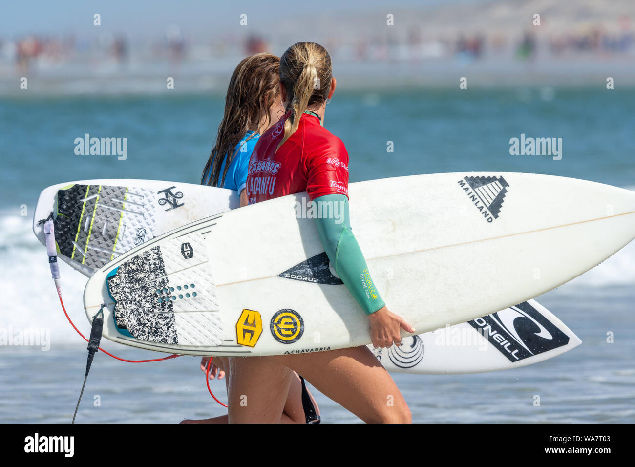 Lacanau France 08 17 19 Surfers Sur La Plage De Lacanau Surf Festival Qui A Celebre Son 40e Anniversaire En 19 Photo Stock Alamy