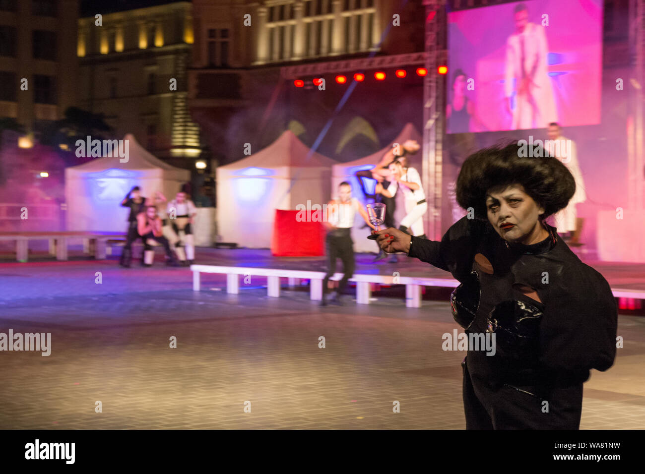 L'Opéra de Quat'Sous (die) Robert Siodmak de Bertolt Brecht mis en scène par le Théâtre de Cracovie Variété au cours de 32ème Festival de théâtre de rue, à Cracovie Banque D'Images