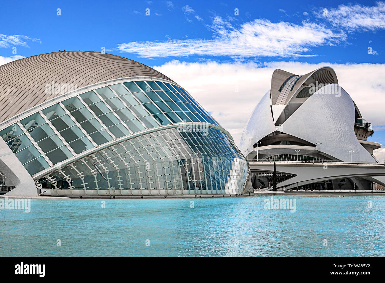 Valencia, Espagne - 17 août 2019. Vue de la ville d'art et de la science - un complexe architectural sur les bas de la rivière Turia. Propre Conception Banque D'Images