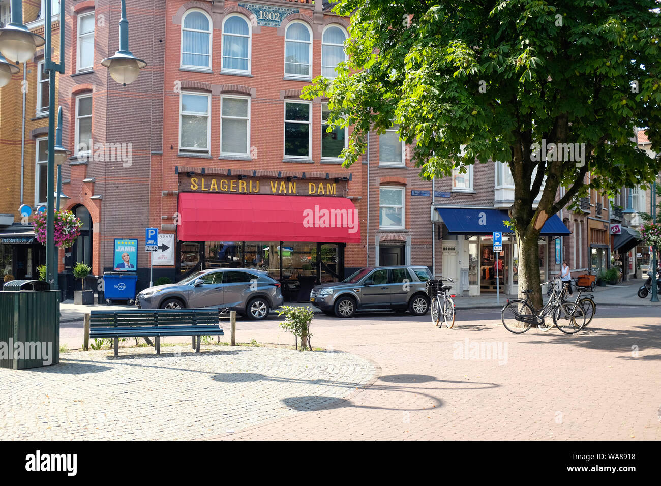 Cornelis Schuytstraat, Oud Zuid, Amsterdam, Pays-Bas - le foyer d'une grande variété de cafés et restaurants, boutiques et magasins de beauté. Banque D'Images