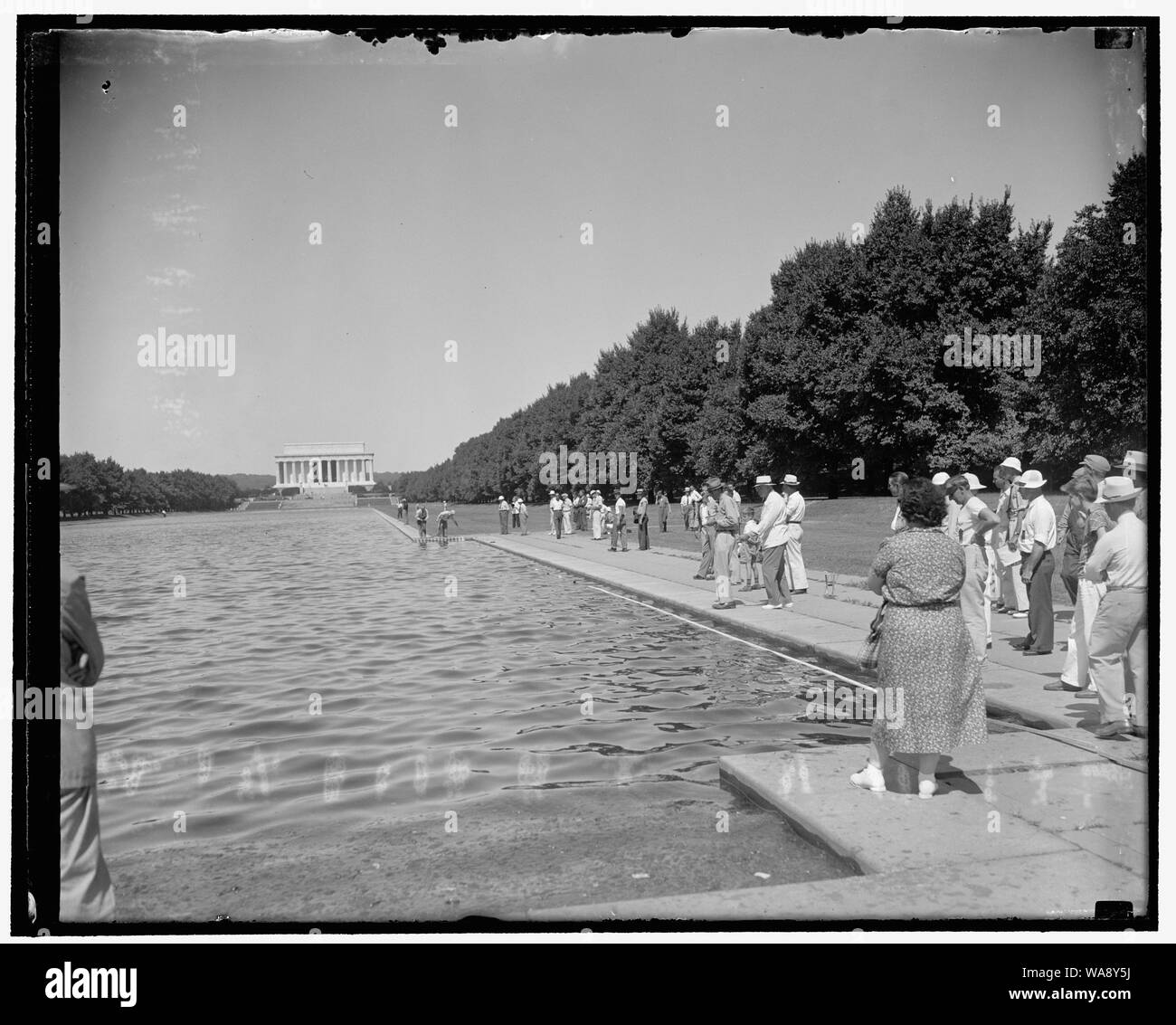 Roulettes ouvrir tourney aujourd'hui. Washington, D.C., le 15 juillet. Lincoln Memorial piscine était l'arrière-plan pour aujourd'hui que près de 'ciel' comme la plupart des "pêcheurs" ne sera jamais portée ! Le casting de l'Est a commencé à 9h00 Tournoi ce matin et se poursuivra pendant deux jours exploitée par la plus large gamme de talents jamais de venir à Washington Banque D'Images Roulettes ouvrir tourney aujourd'hui. Washington, D.C., le 15 juillet. Lincoln Memorial piscine était l'arrière-plan pour aujourd'hui que près de 'ciel' comme la plupart des "pêcheurs" ne sera jamais portée ! Le casting de l'Est a commencé à 9h00 Tournoi ce matin et se poursuivra pendant deux jours exploitée par la plus large gamme de talents jamais de venir à Washington Banque D'Images