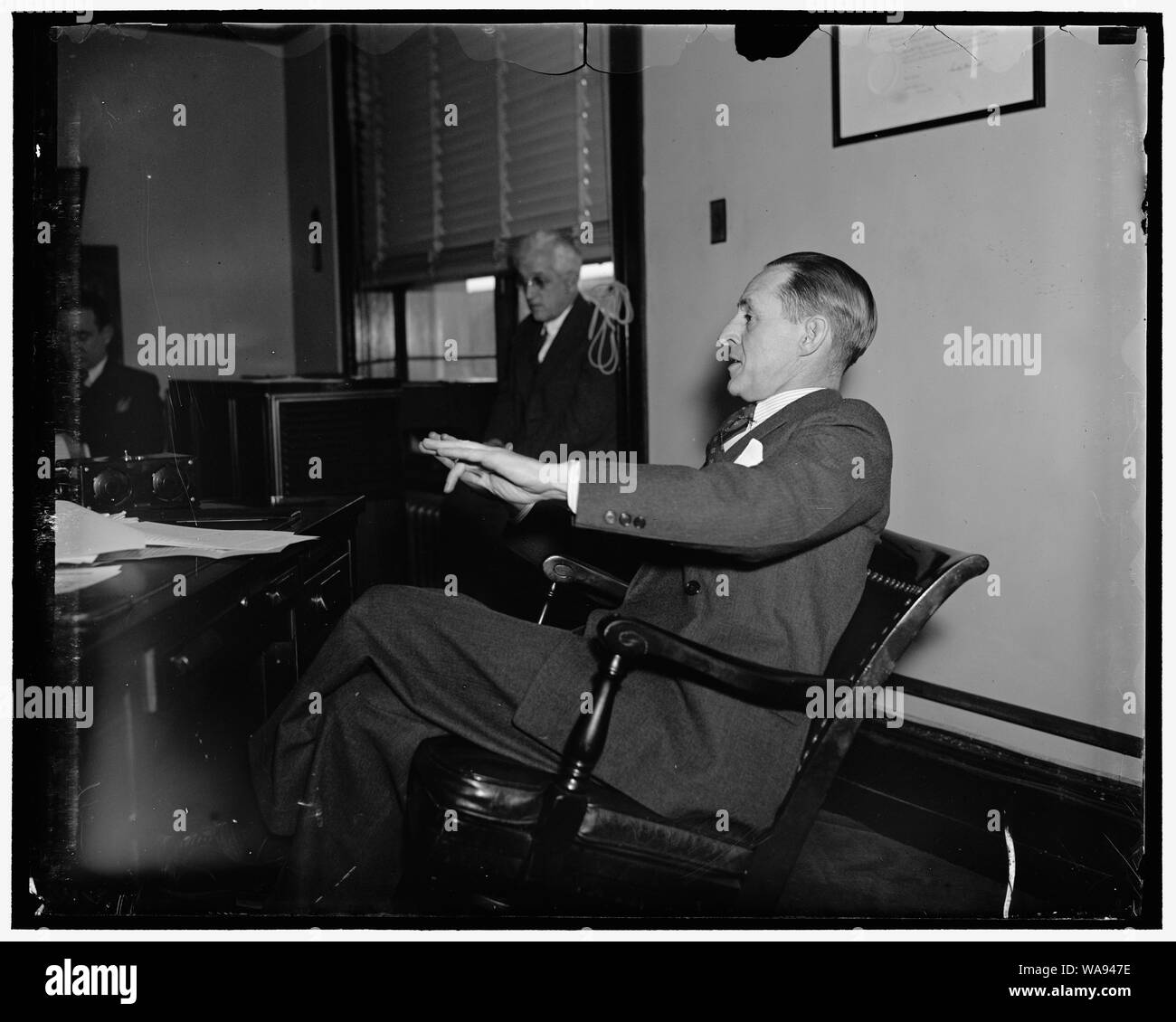 Président, Conseil des gouverneurs de la Réserve fédérale. Washington D.C. Marriner Eccles, Président de la Federal Reserve Board, images qu'il a tenu une conférence de presse, aujourd'hui Banque D'Images