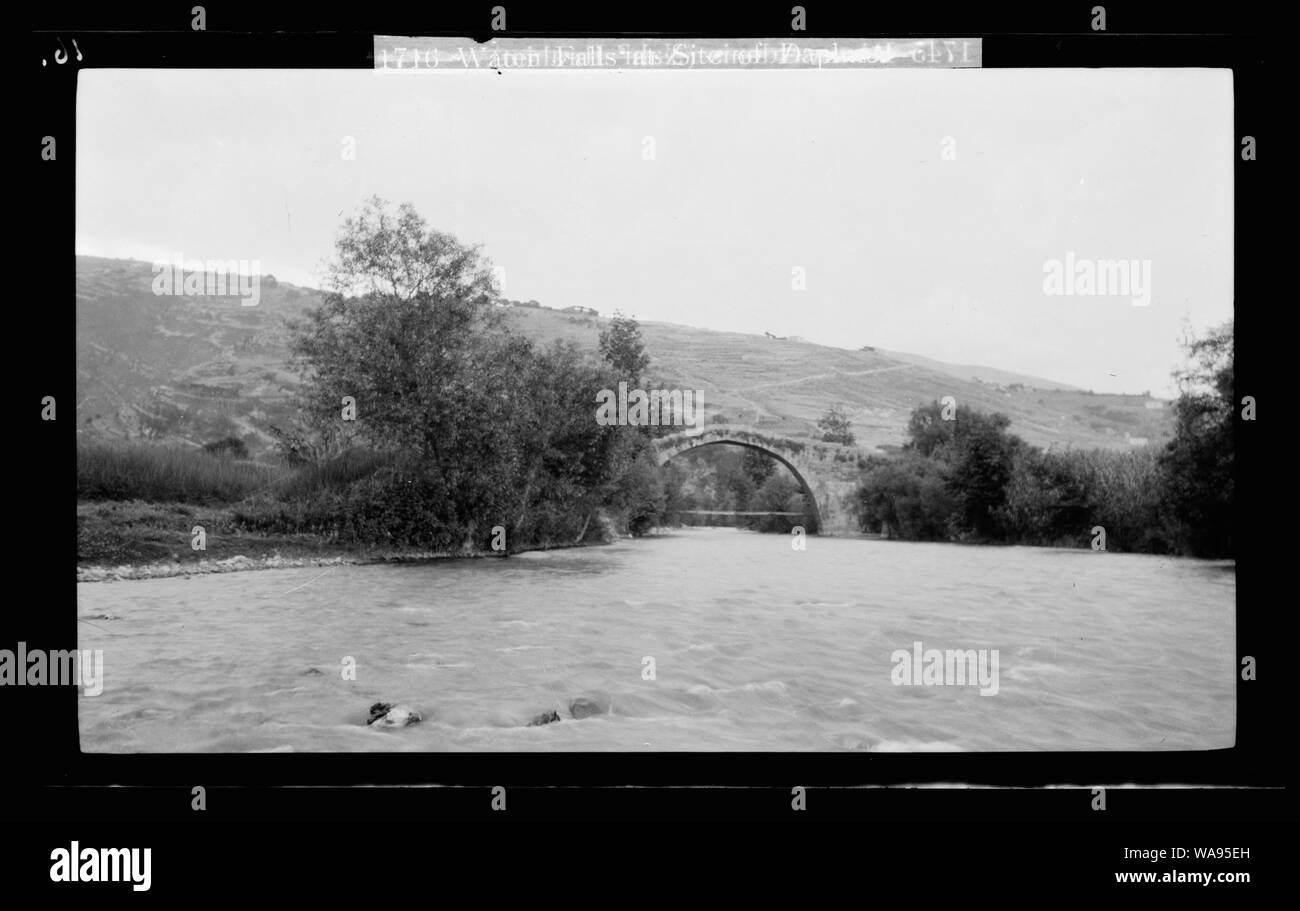 Nahr Ibrahim Fleurs Rouges Nahr ibrahim Banque de photographies et dâimages Ă haute rĂ©solution - Alamy