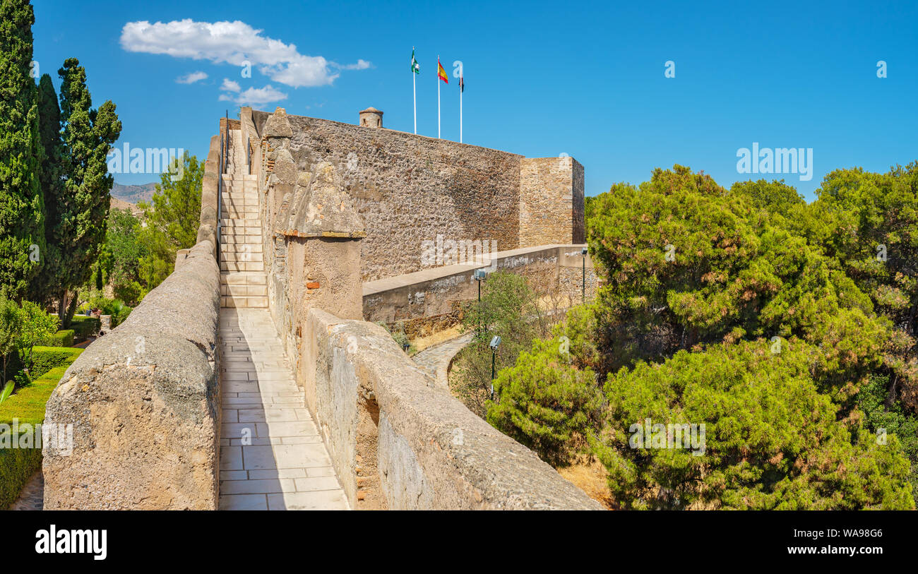 Vue panoramique sur les remparts de la château du Gibralfaro (Castillo de Gibralfaro). Malaga, Andalousie, Espagne Banque D'Images