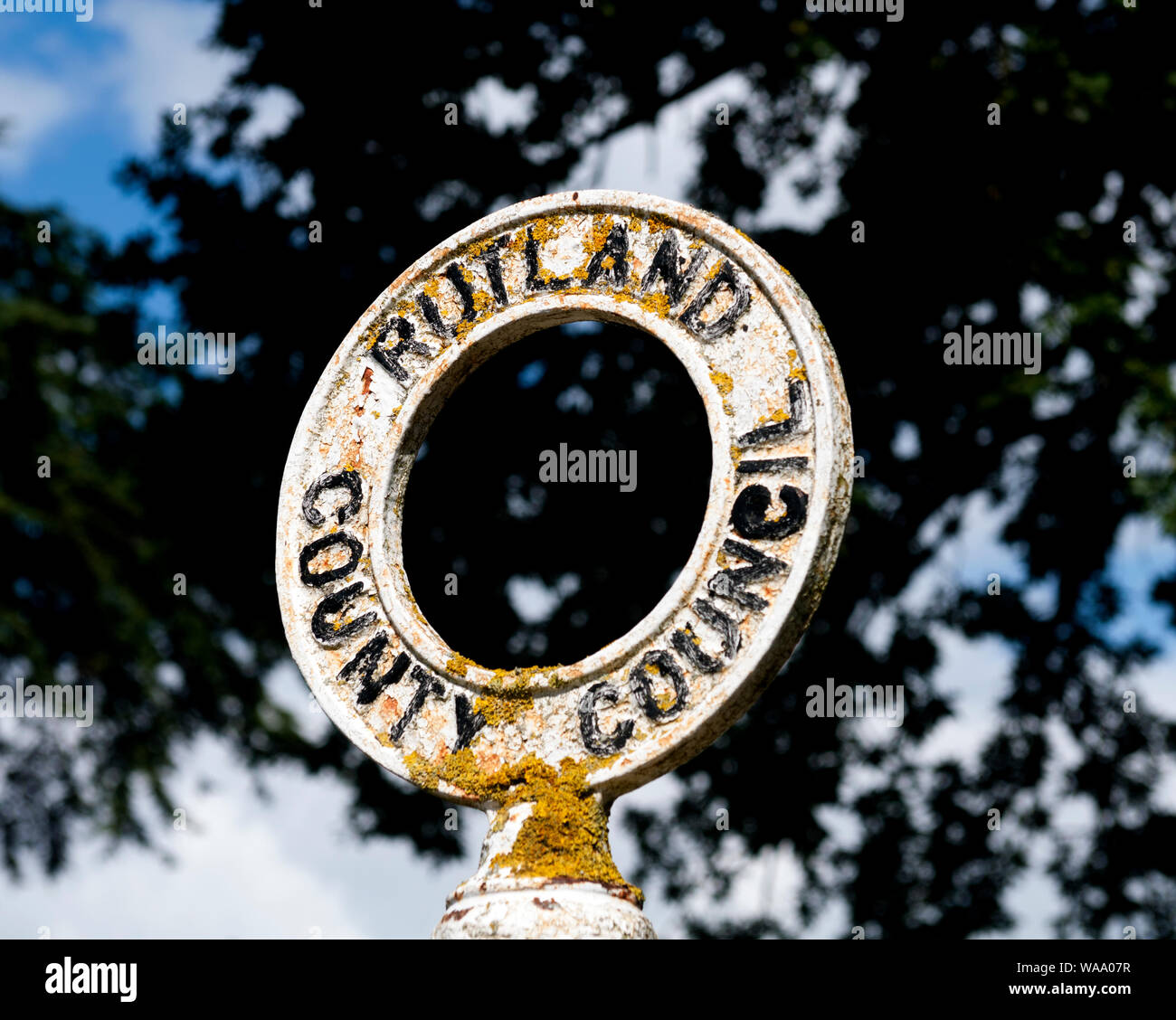 Le Conseil du comté de Rutland road sign détail, Lyndon village, Rutland, England, UK Banque D'Images