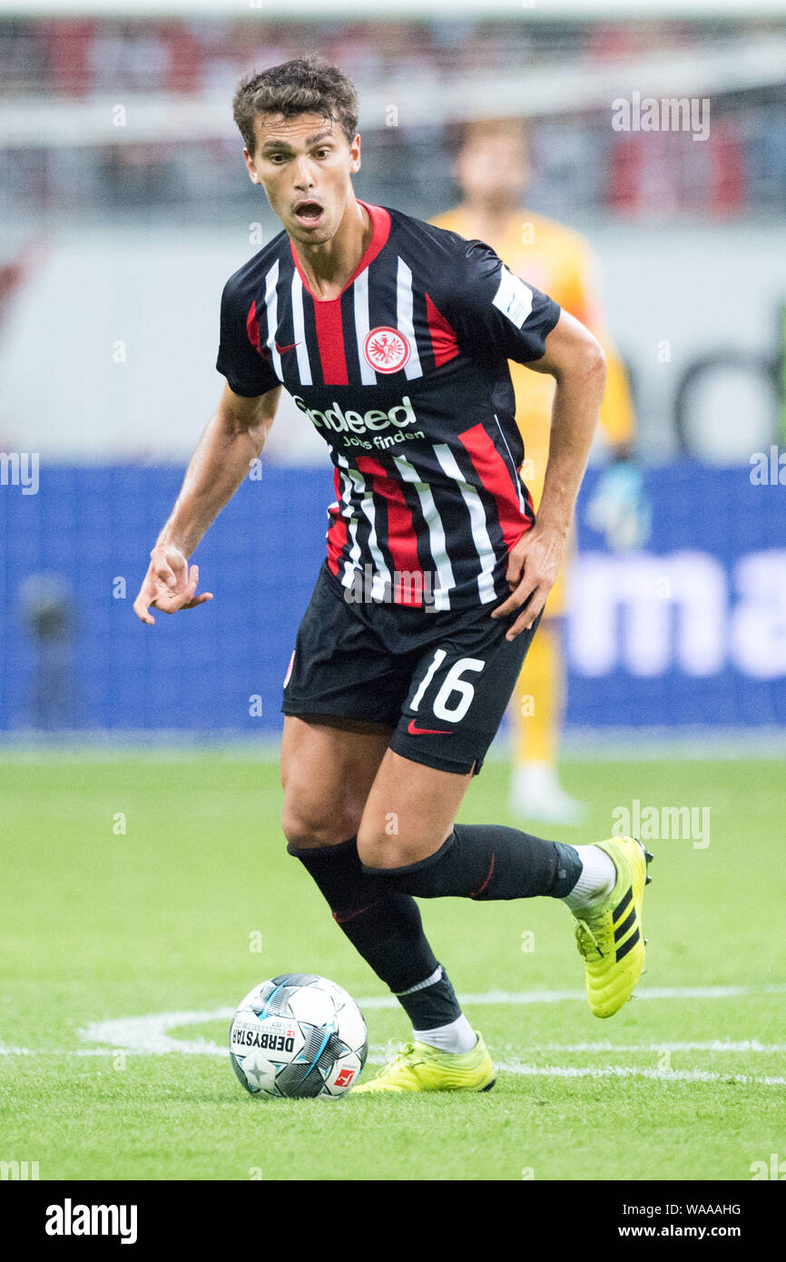 Frankfurt, Deutschland. Août 15, 2019. Lucas TORRO (F) avec balle, individu avec ball, Action, plein la figure, à la verticale, le soccer de la Ligue Europa, Qualification, 3ème tour, de retour, l'Eintracht Francfort (F) - FC Vaduz (VAD) 1 : 0, le 15.08.2019 à Francfort/Allemagne. Utilisation dans le monde entier | Credit : dpa/Alamy Live News Banque D'Images