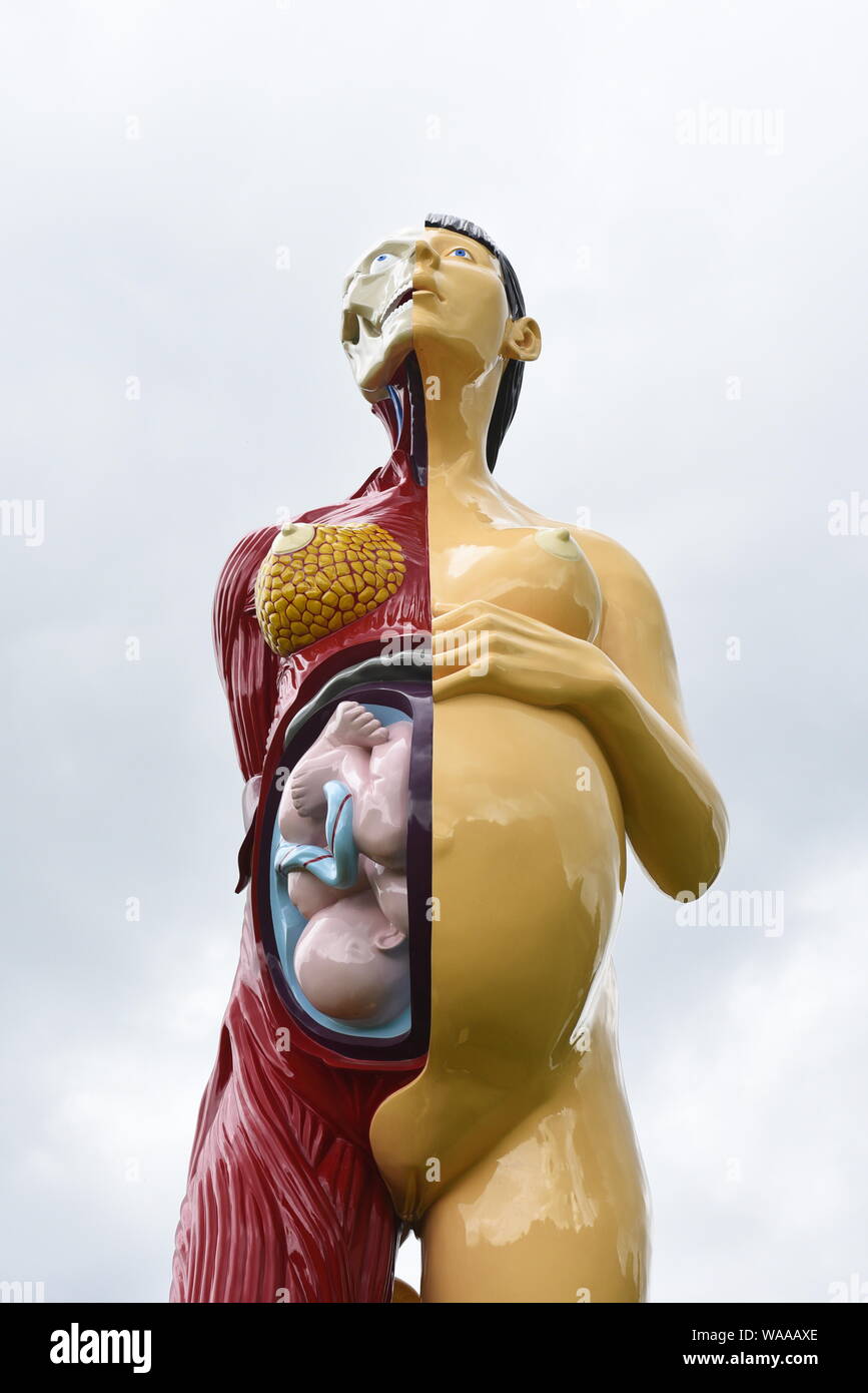 Damien Hirst - La Vierge Mère (2005-2006) - partie de Yorkshire Sculpture sur International afficher 13 avr - 29 Sep 2019. Le Turner Prize-winning art Banque D'Images