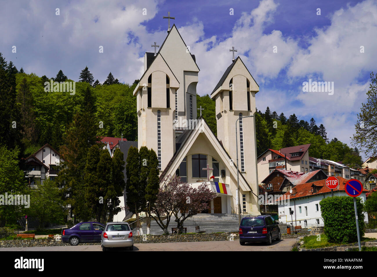 Église orthodoxe Predeal, une station de montagne ville de Brasov, Roumanie. Banque D'Images