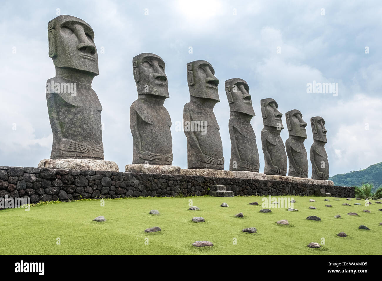 Replica easter island moai statue Banque de photographies et d'images à  haute résolution - Alamy