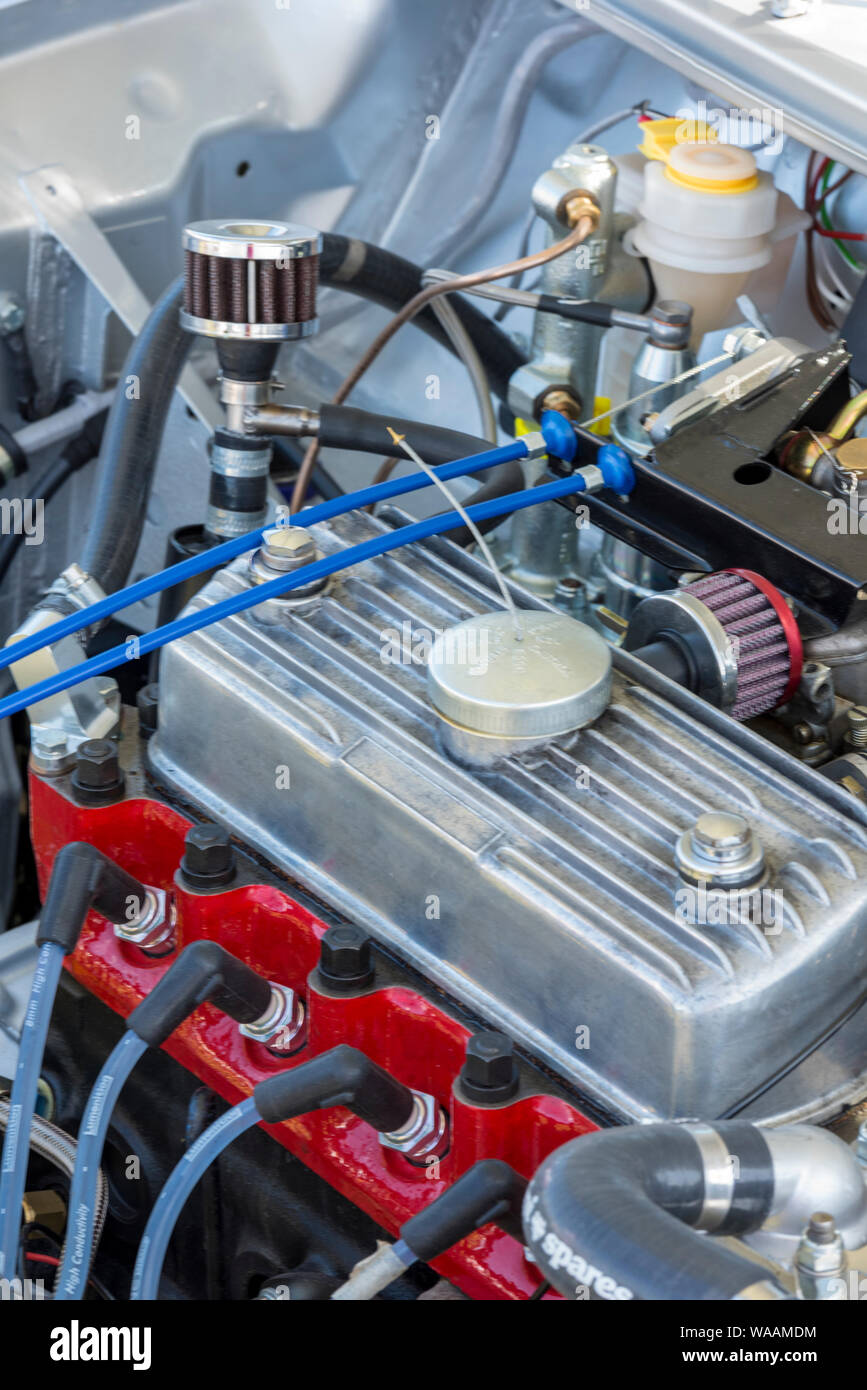 Truc poli sur un original moteur Leyland mini car. Les filtres à air et les pièces de moteur ou moteur astuce pour les automobiles et les voitures. Banque D'Images