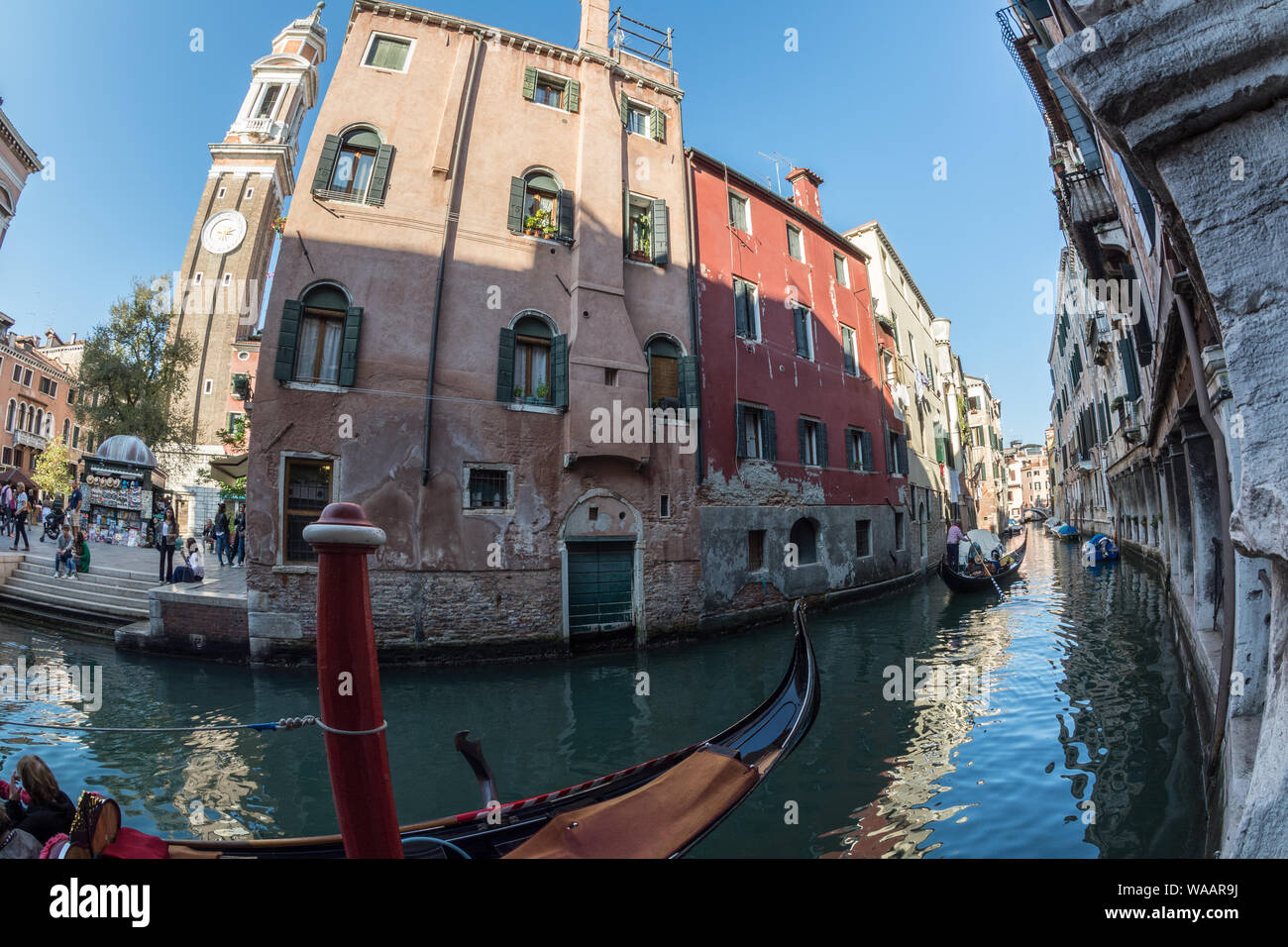 Venise, Italie - 30 Sep 2018 : Campo S.S. Apostoli et Chiesa Cattolica Parrocchiale dei Santi Apostoli Banque D'Images