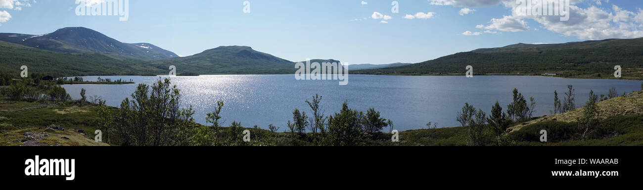 Lake dans le parc national de Dovre en Norvège Banque D'Images