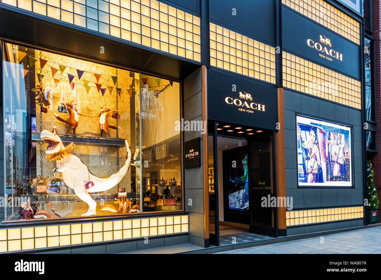 Le Japon, Honshu, Tokyo, Ginza, Coach Store, 30076039 Banque D'Images