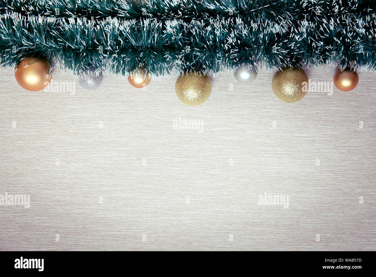 Bannière De Décoration De Guirlande De Noël Avec Les Boules Et La