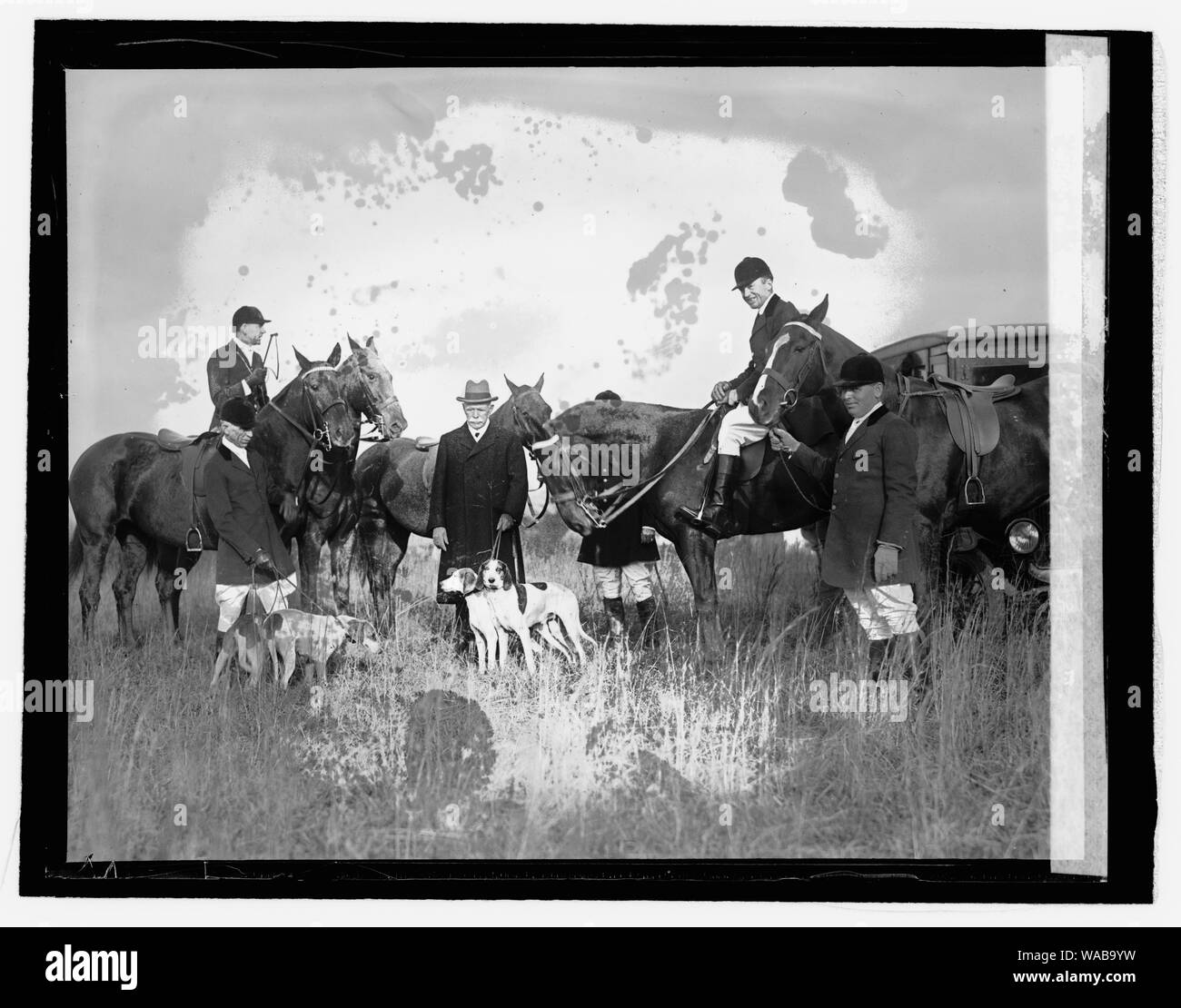 Le Colonel Robt. M. Thompson à courre, [11/4/25] Banque D'Images