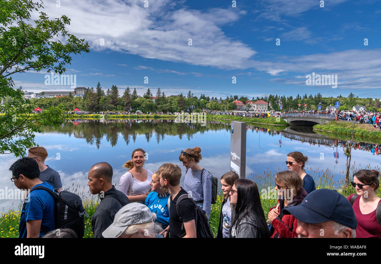 Les gens célébrant le jour de l'indépendance, Reykjavik, Islande Banque D'Images