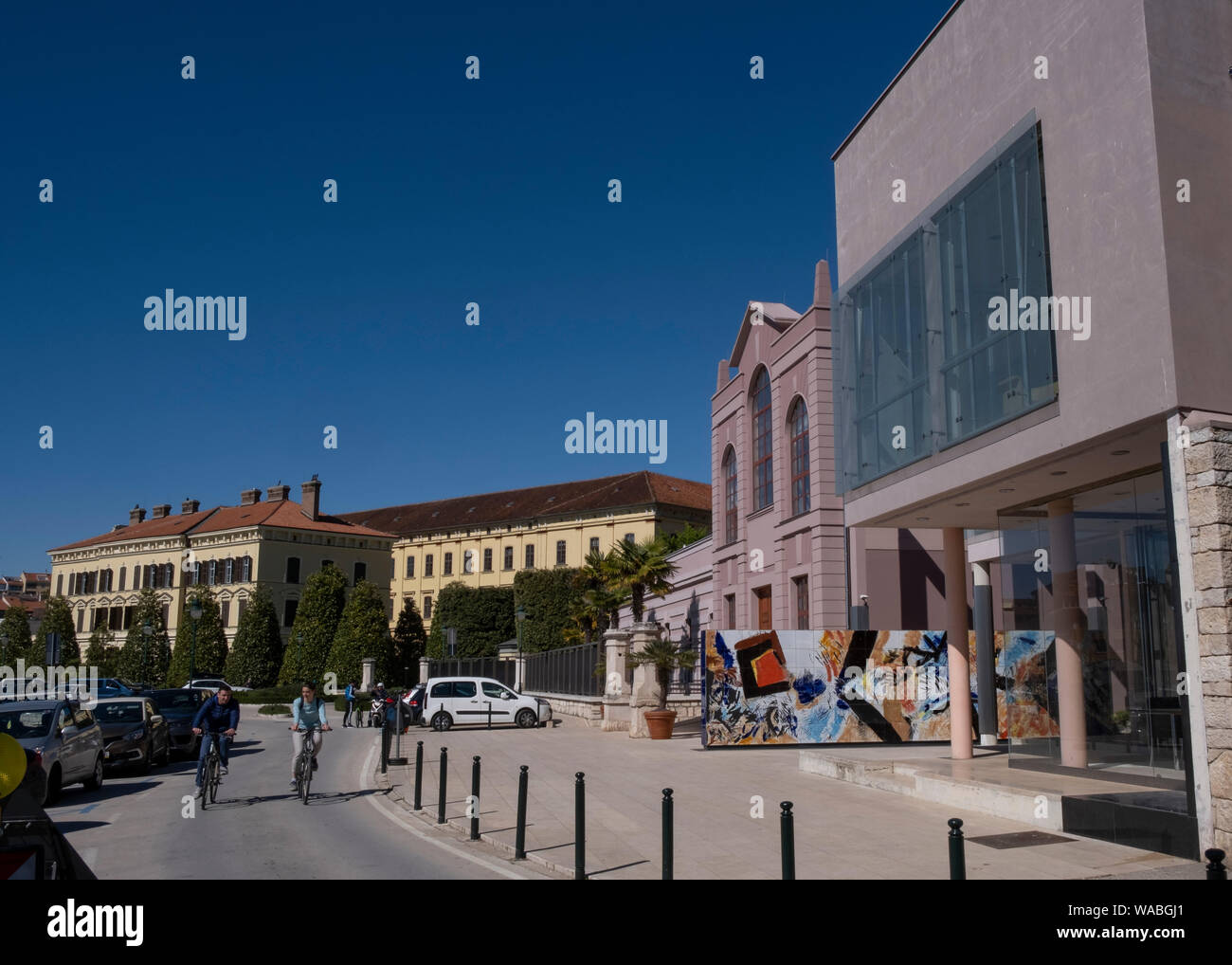 Extérieur de Galera Adris ADRIS Art Gallery et au siège du groupe à Rovinj, Istrie, Croatie Banque D'Images