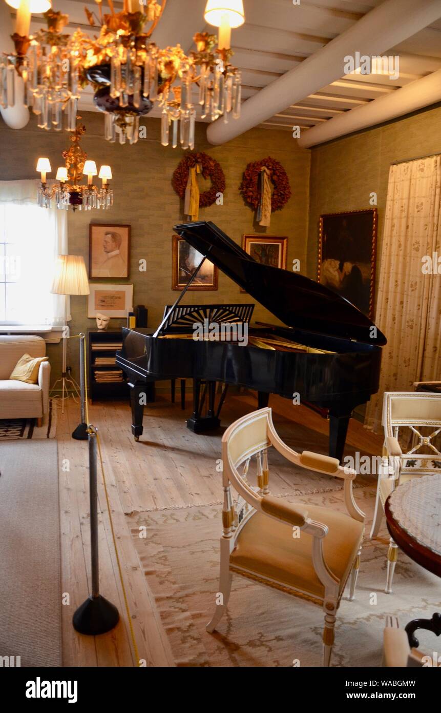 Le piano dans la salle de séjour d'Ainola', 'la maison de Jean Sibelius, 287322 Ainolankatu FIN-04400 Järvenpää, Finlande. Banque D'Images