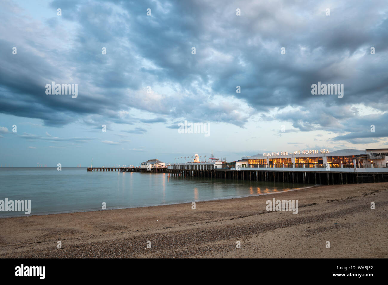 Clacton-on-Sea pier au crépuscule, Clacton-on-Sea, Essex, Angleterre, Royaume-Uni, Europe Banque D'Images