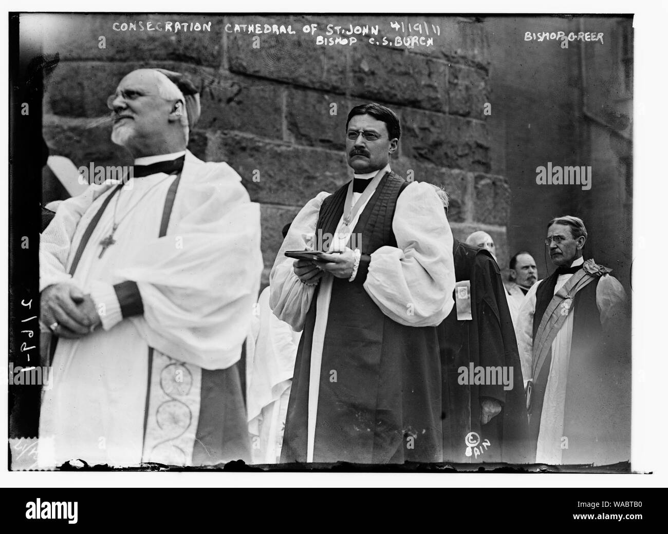 Consécration de la Cathédrale Saint Jean, évêque C.S. Burch, évêque Greer Banque D'Images Consécration de la Cathédrale Saint Jean, évêque C.S. Burch, évêque Greer Banque D'Images