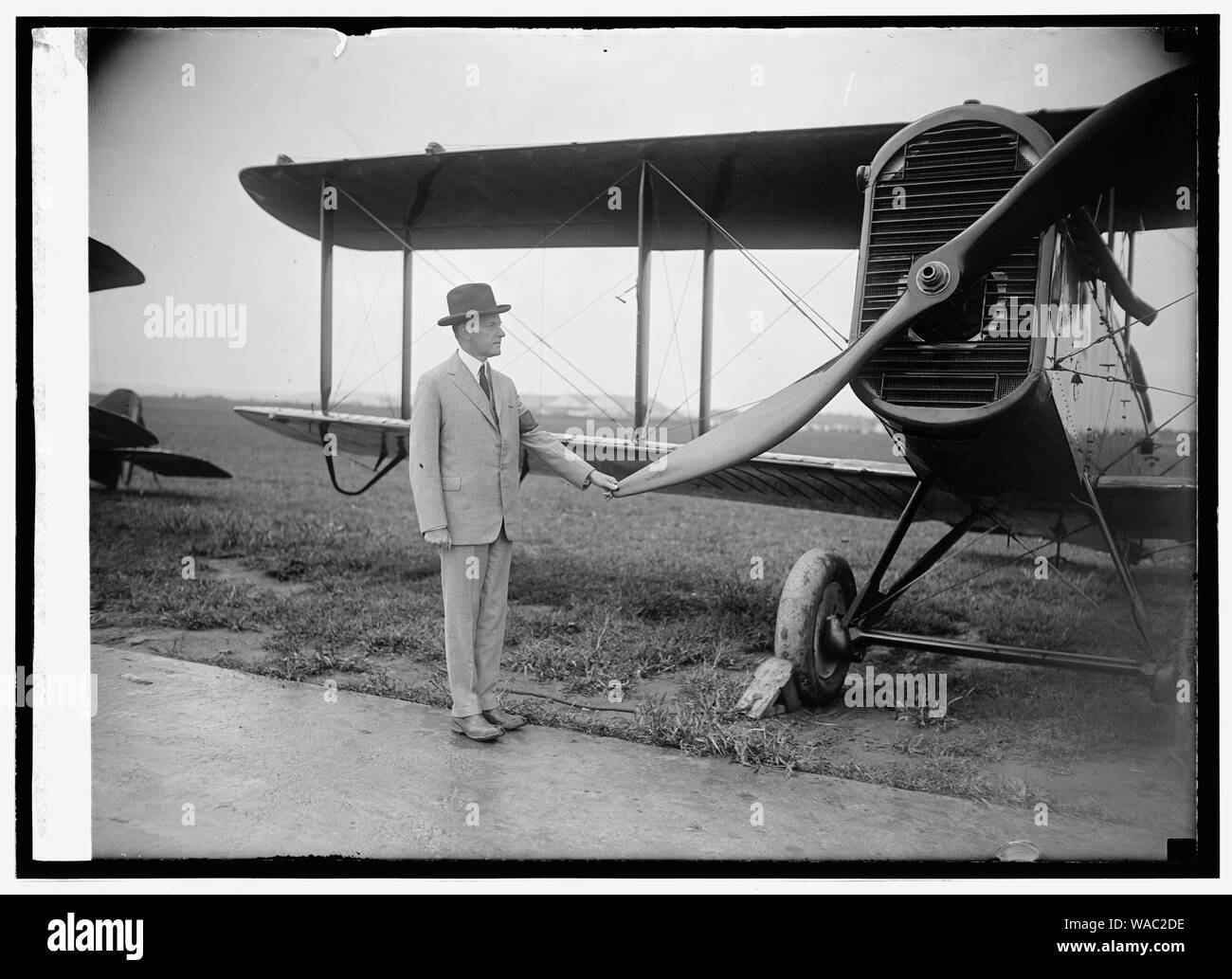 Coolidge vol monde inspection avion à Bowling [c.-à-d., Bolling], [Washington], 9/9/24 ; anglais : Coolidge vol monde inspection avion à Bowling [c.-à-d., Bolling], [Washington], 9/9/24 Banque D'Images