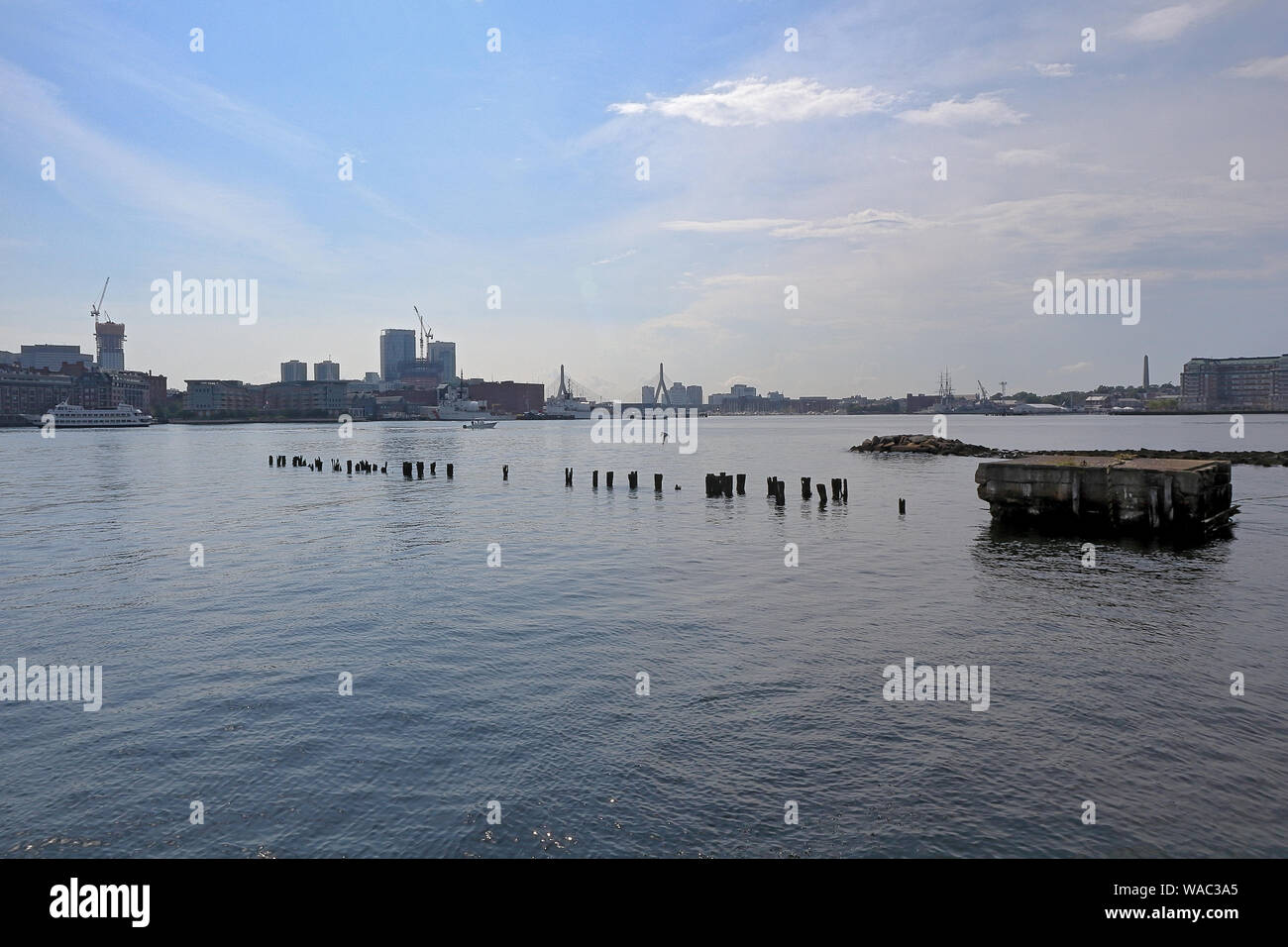 Boston skyline panorama de LoPresti Waterfront Park, East Boston, Massachusetts. Banque D'Images