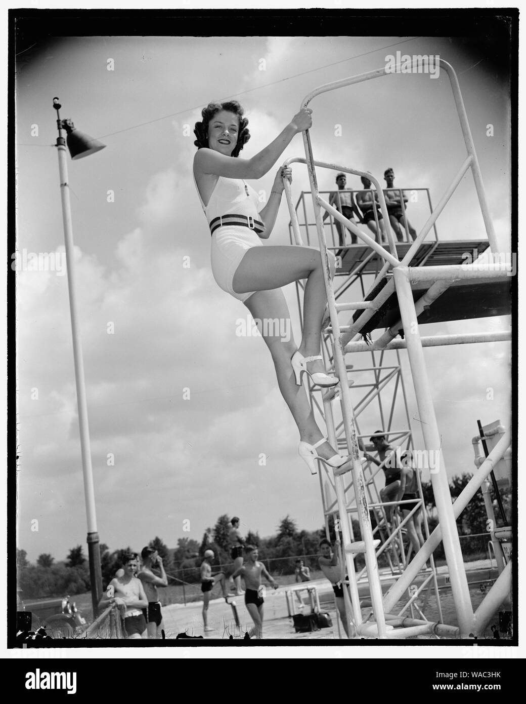 Mlle Washington Washington, D.C., le 4 août. Mlle Dorothy Parker a été sélectionné comme Mlle Washington et sera en compétition pour le titre de Miss America à Atlantic City le concours de beauté qui se tiendra pendant la semaine de la fête du Travail. 18 ans, elle pèse 112 livres et mesurant 5 pieds, 4 pouces de hauteur. Elle est la fille de M. et Mme C. Albert Parker de Washington, 8/4/38 Banque D'Images